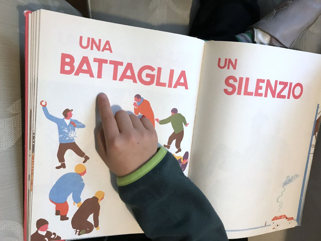 Primi lettori: 30 libri in MAIUSCOLO - Scaffale basso